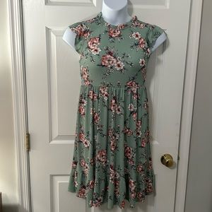 Monteau Floral Dress Size M  NWOT
